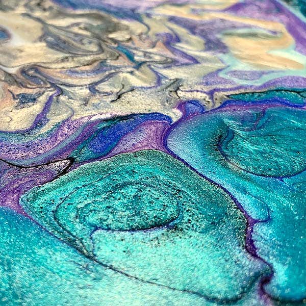 Liquitex Iridescent Pouring Medium 473ml