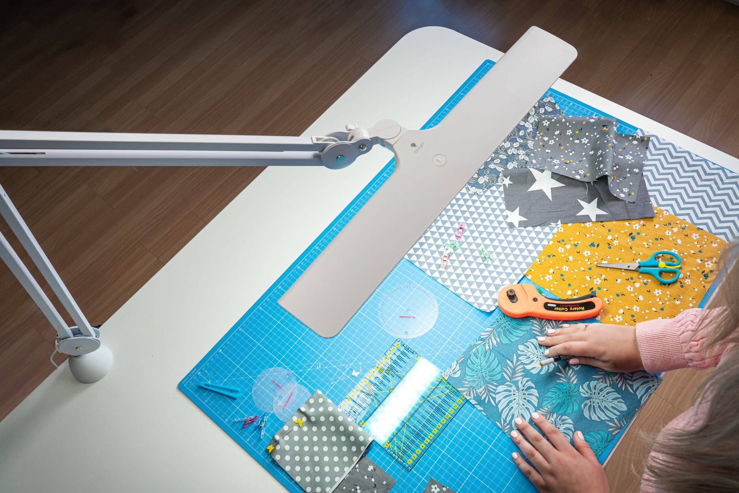Daylight Lumi Task Lamp