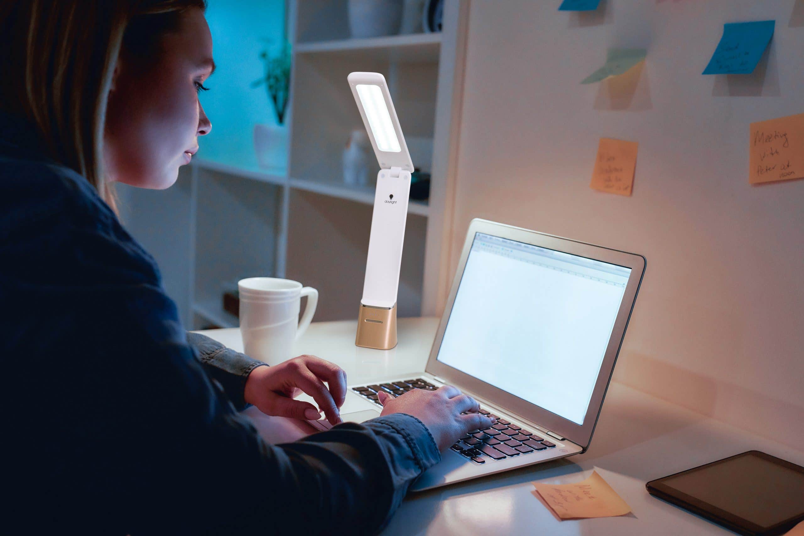 Daylight Smart Go Rechargeable Table Lamp
